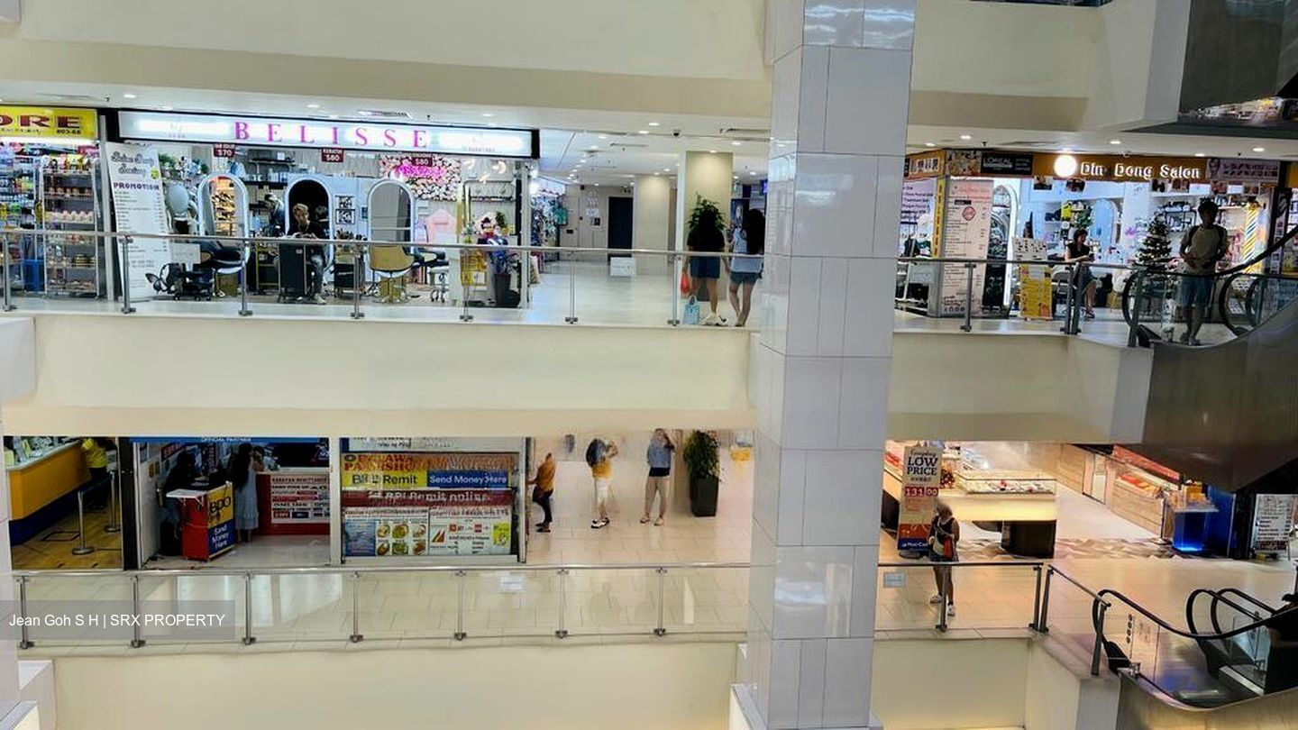 Lucky Plaza (D9), Retail #454546531